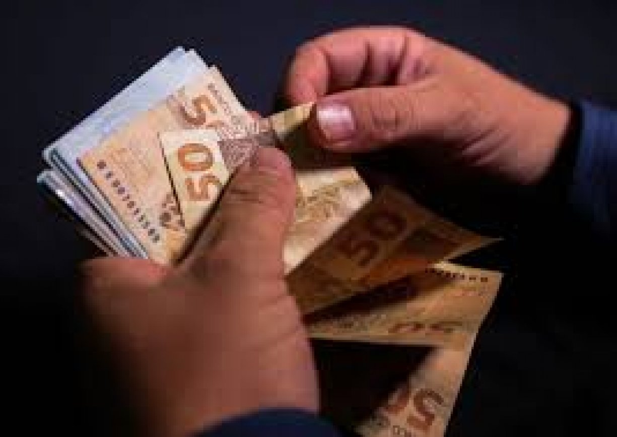 Balança comercial tem déficit de US$ 0,72 bilhão em fevereiro
